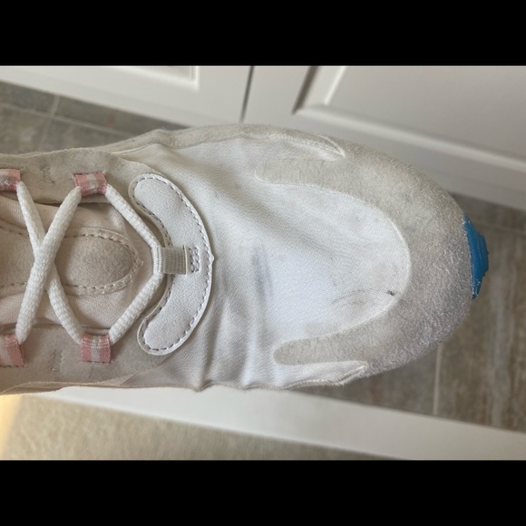 Men’s Size 10.5 Air Max 270 “American Modern Art” - Picture 5 of 6